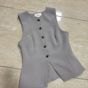 Aritzia Regal Vest Grey